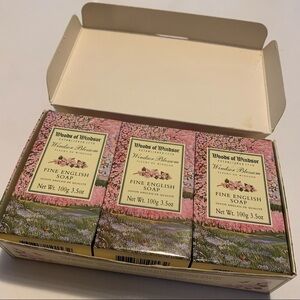 WOODS OF WINDSOR Windsor Blossom floral  fine luxury English soap three 3.5 oz